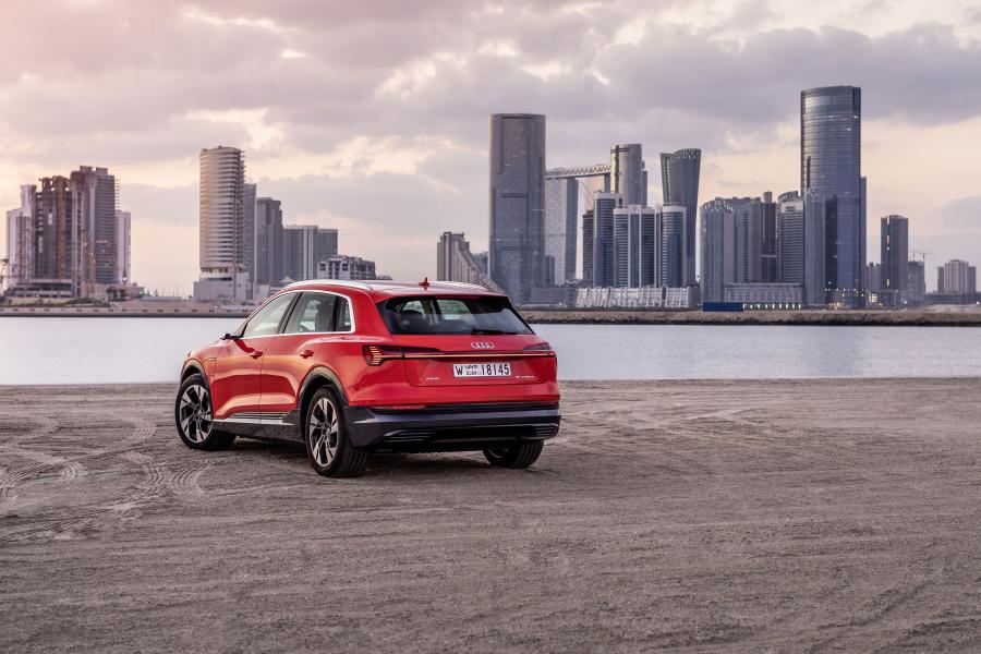  Audi e-tron 55 Quattro 2019 года  (WW) (фото 201 из 452)